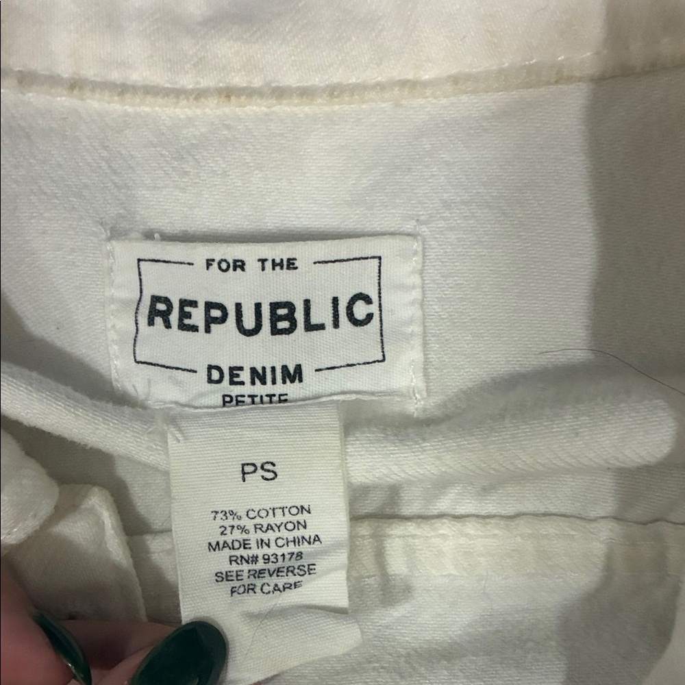 For The Republic White Cropped Denim Jacket with Raw Hem - Picture 2 of 3